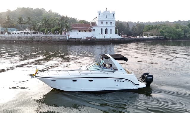 yacht ride in goa