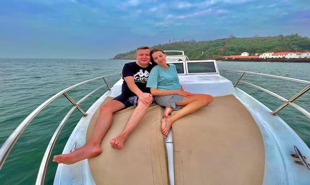 yacht on rent in goa
